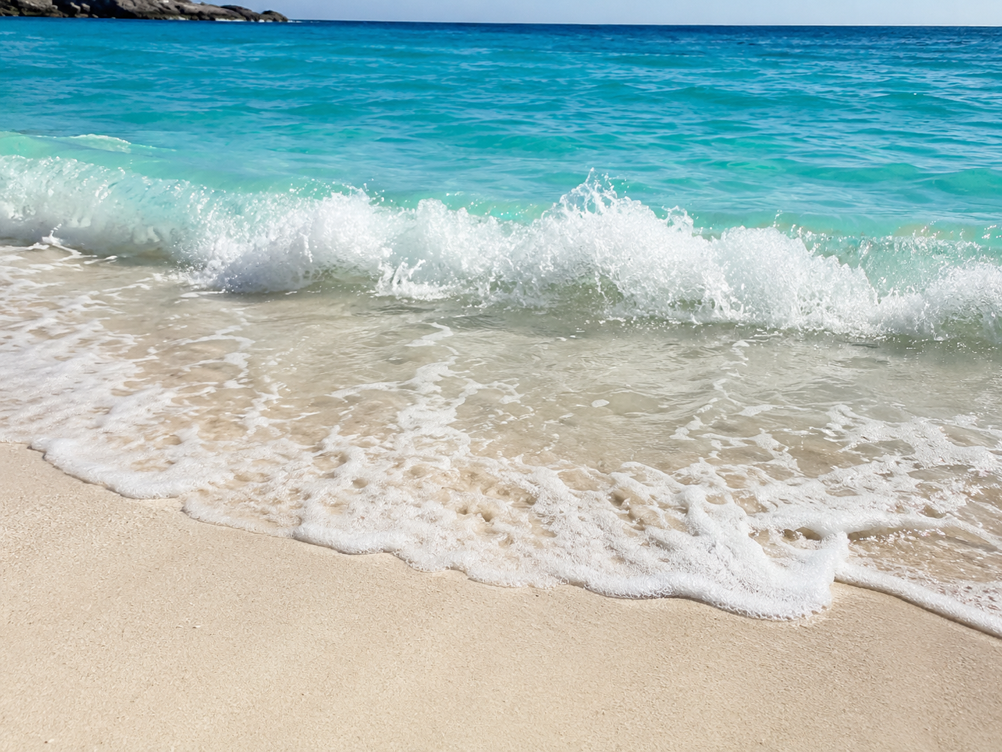 olas-surf-playa-macao-punta-cana.webp